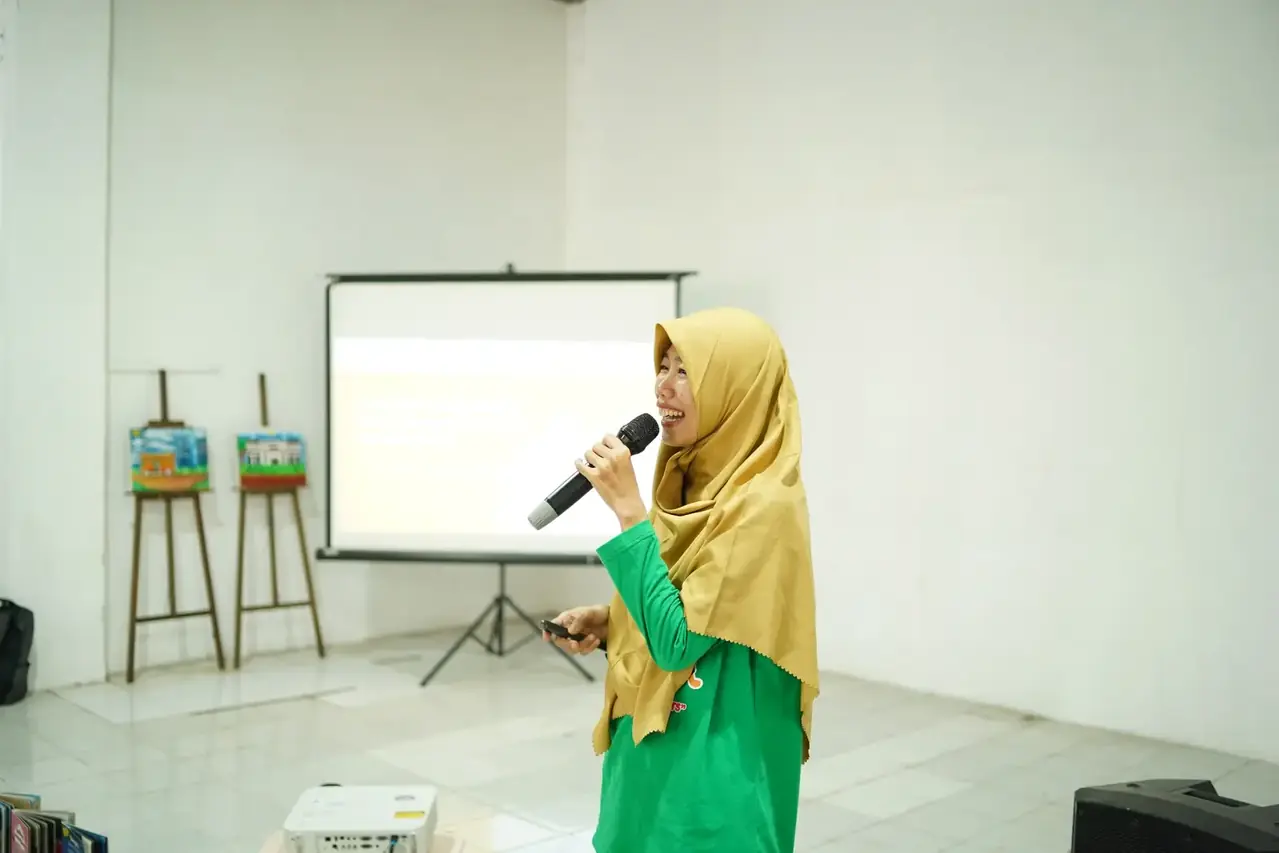 Sesi literasi komunitas bersama keluarga